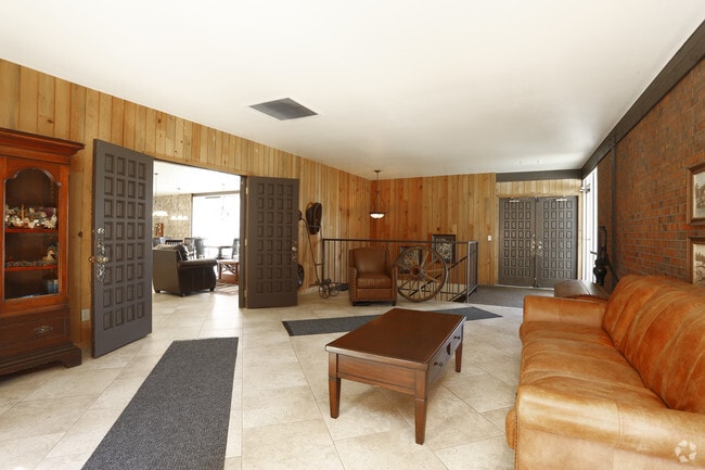 Longmeadow Apartments