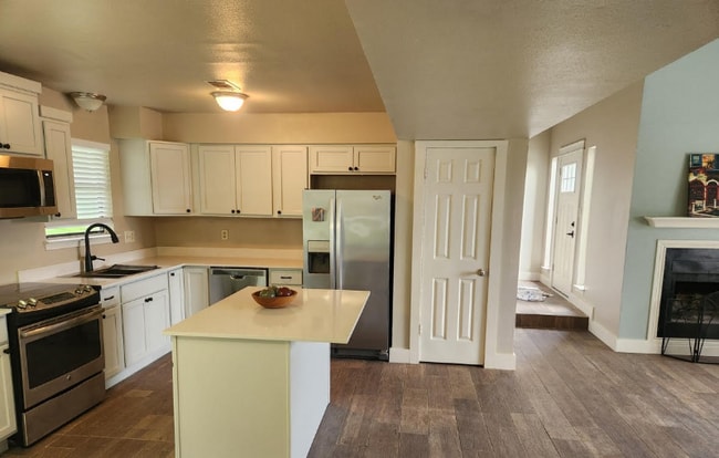 Photo - 305 Forest Dr