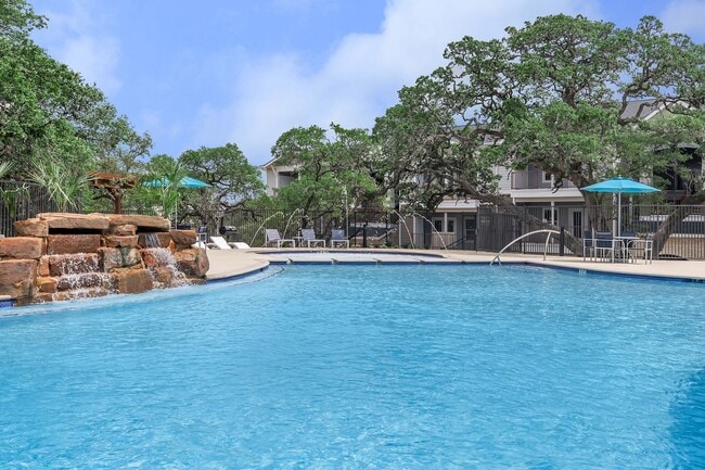 Swimming Pool Vantage at Fair Oaks