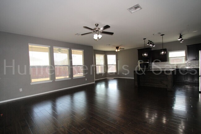 5561 Othello Dr