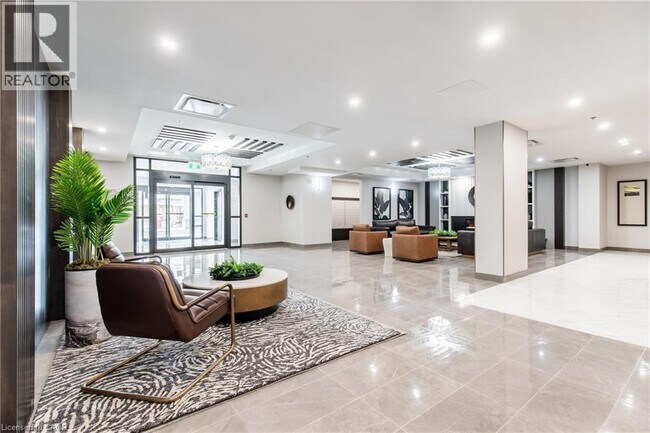 Photo - 870 Queenston Rd Unité 602