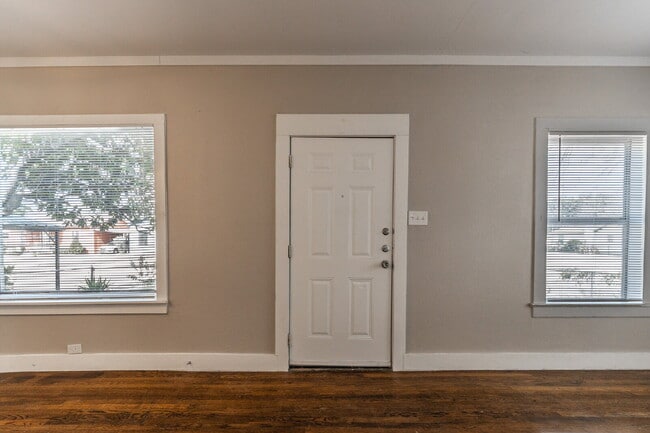 Photo - 206 Hoover Ave