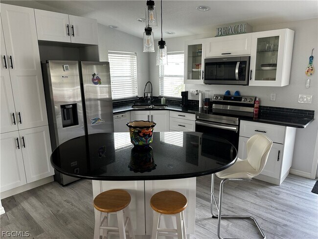 Photo - 158 Nanaimo Trail