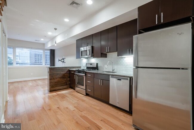 Photo - 724 N 3rd St Unit 2F