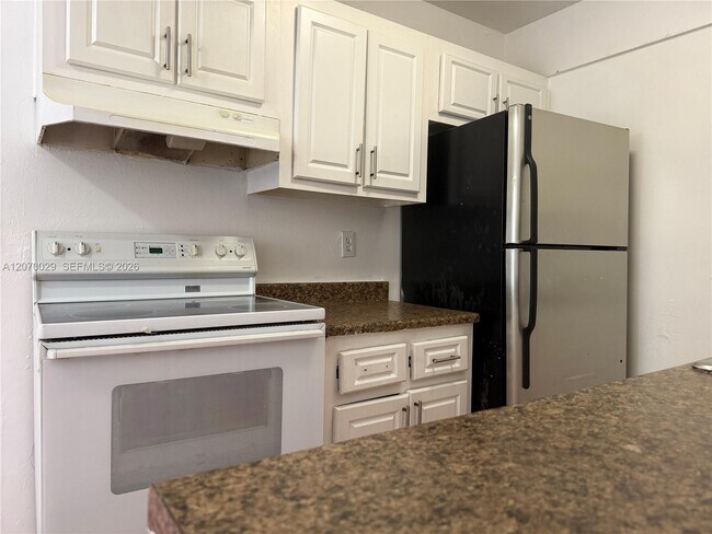 Photo - 401 SW 13th Pl Unit 723