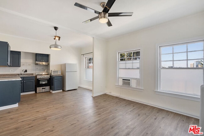Photo - 2121 James M Wood Blvd Unit 415