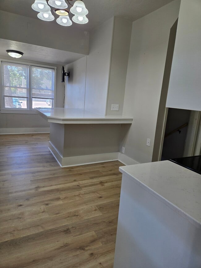 Photo - 613 7th Ave