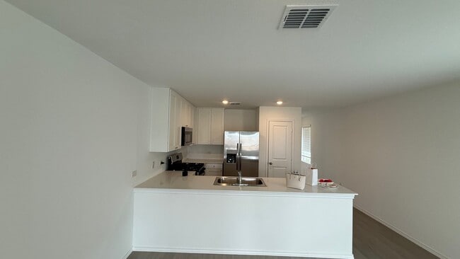 Photo - 205 E Lima Dr
