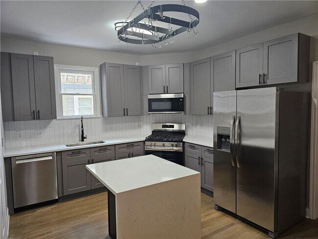 Photo - 79 Hammock Pl SE