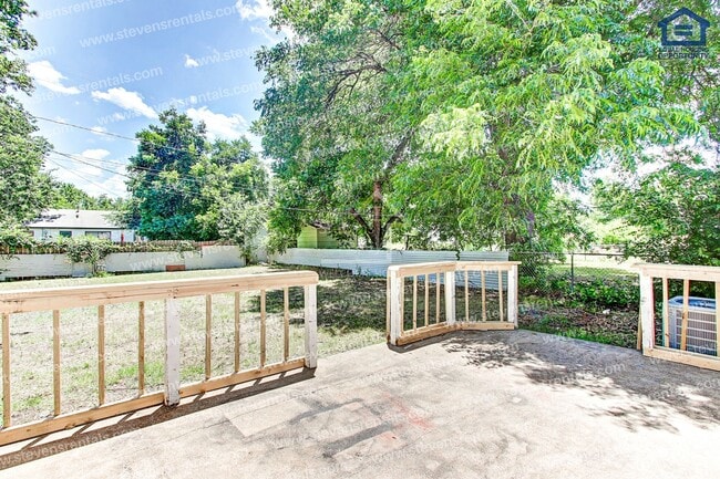 Photo - 1210 NW Irwin Ave