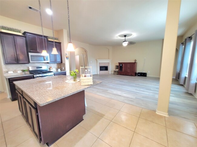 Photo - 142 Round Lake Dr