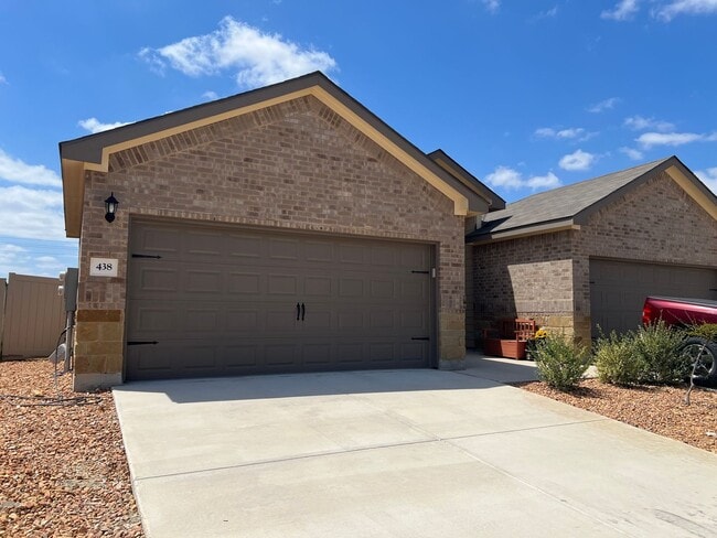 Photo - Luxury 3/2 duplex in NBTX