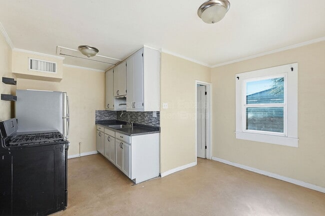 Photo - 3226 E Bermuda St