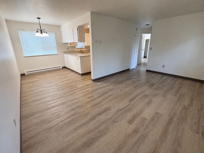 Building Photo - 824-830 East North Avenue Unit 826