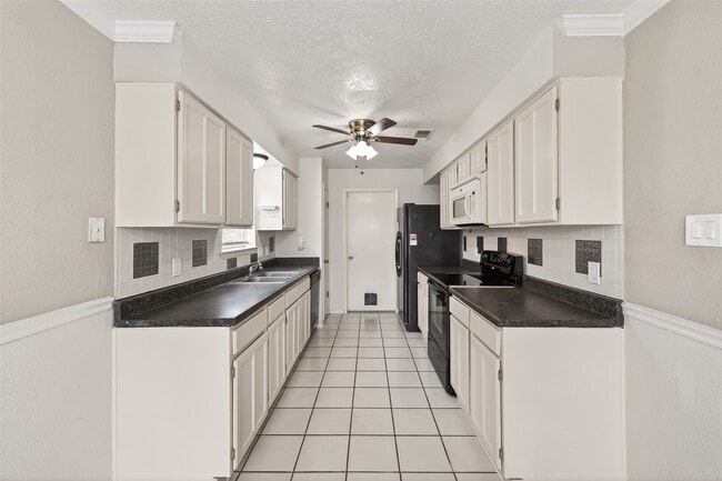 Photo - 6630 Harpers Dr