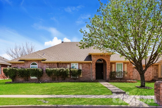 Building Photo - 112 Clover Leaf Ln