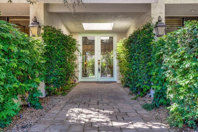 31 Stanford Dr