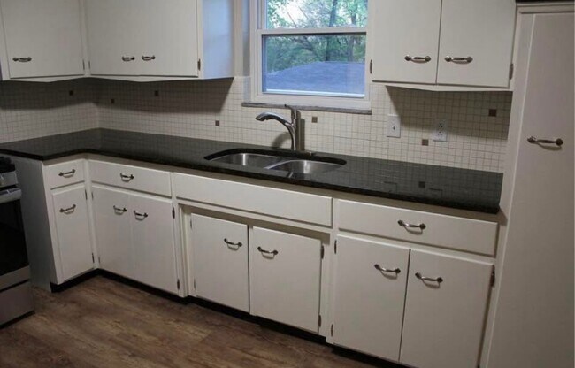 Photo - 3927 Kent Rd