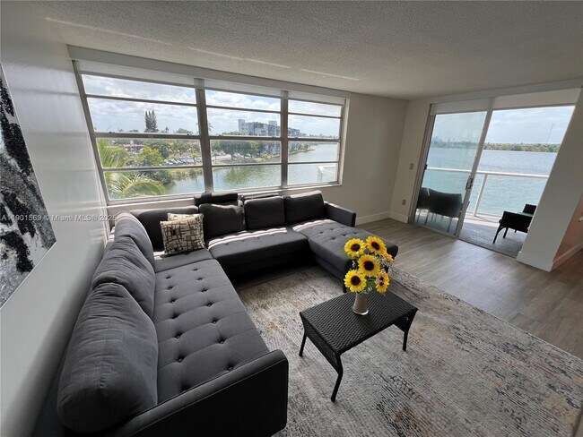 Photo - 1301 NE Miami Gardens Dr Unit 405W