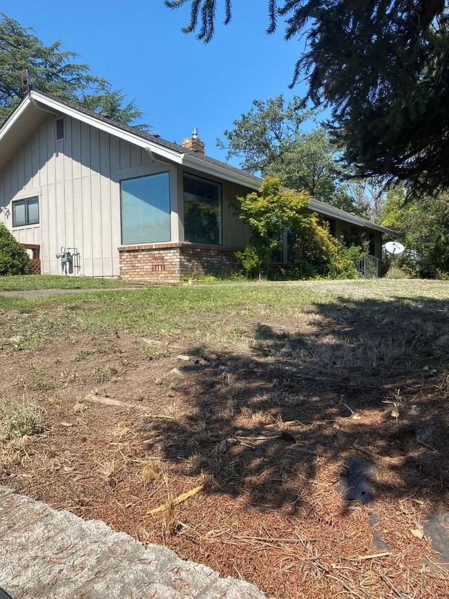 Photo - Large 3 Bedroom House