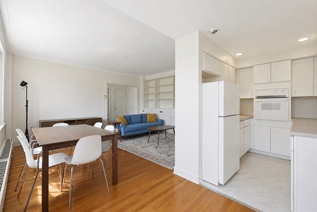 Photo - 988 Memorial Dr Unit 385