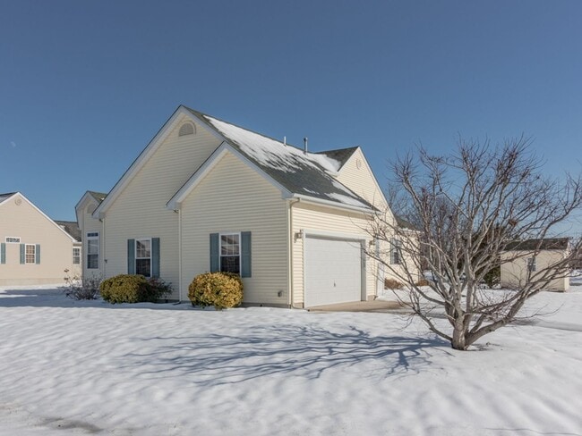 Photo - Single family - unfurnished - YEAR ROUND rental - Mill Pond Acres