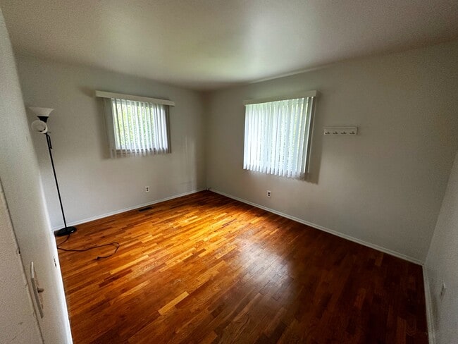 Photo - 1490 Brady Ave