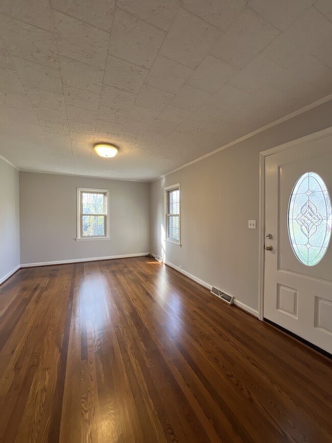 Photo - 4033 Sparta Rd