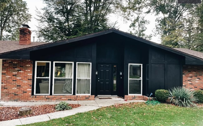 Building Photo - 4 bedroom house available SOON!