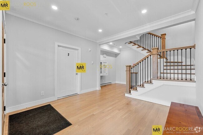 Building Photo - 529 Newbury St Unit #6 Rental