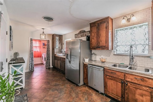 Photo - 7013 Meadowbrook Dr