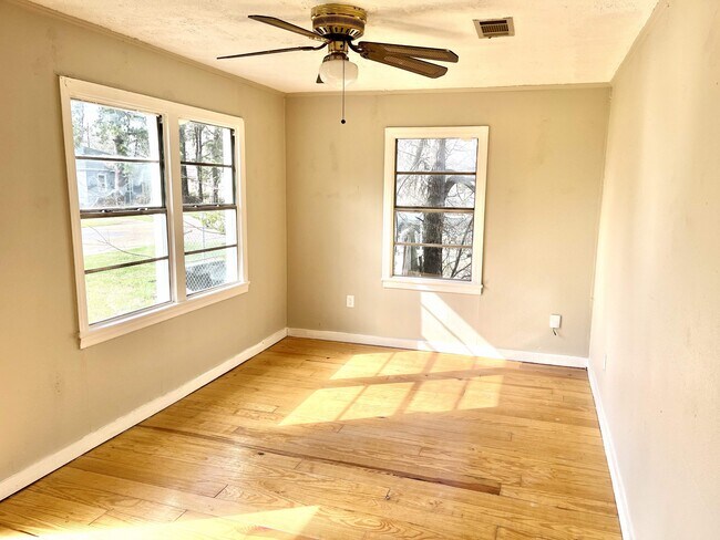 Photo - 2666 Sheldon Dr