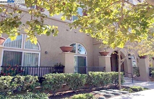 Building Photo - 3420 Finnian Way Unit 104 Rental