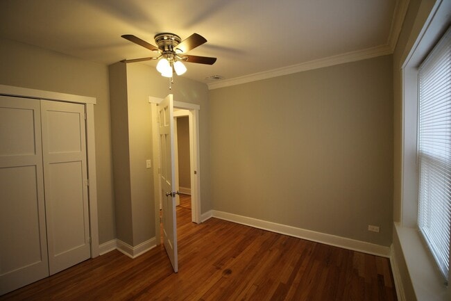 Photo - 3 Bed / 1 Bath Beautiful Rehabbed Apartment in Hermosa near Fullerton Bus, Restaurants & Shopping... Unit 4402 -3