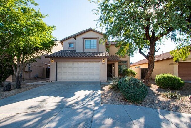 Building Photo - Welcome to this stunning 4 bedroom, 2.5 ba... Rental
