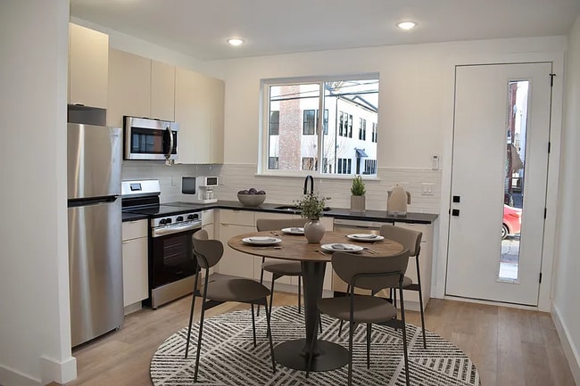 Building Photo - 5019 Pentridge St Rental