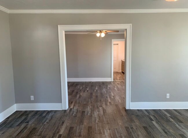 Photo - 613 W 22nd St