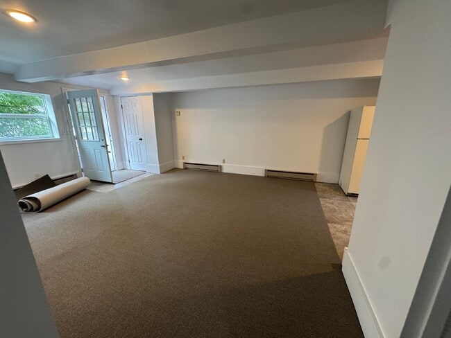 Photo - 25 Adirondack Ave Unidad 2 Bedroom second Floor