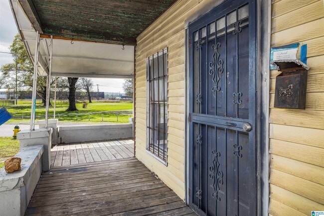 Photo - 804 42nd St N