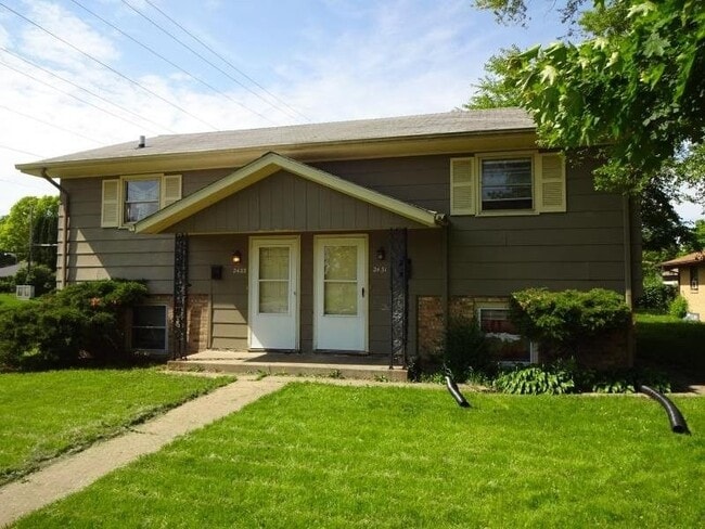 Building Photo - 2433 Jonathan Ave