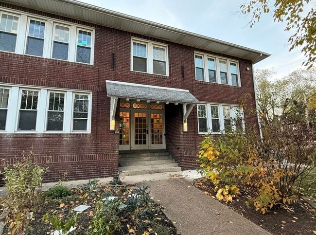 Building Photo - 204-204 S Braddock Ave Unit 202-B