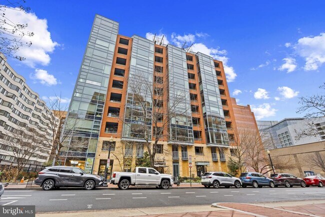 Building Photo - 1117 10th St NW Unit 202