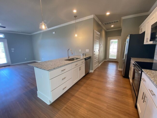 Photo - 2021 N Penelope Ln