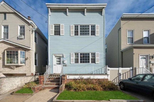 Building Photo - 13 E 52nd St Unit 1