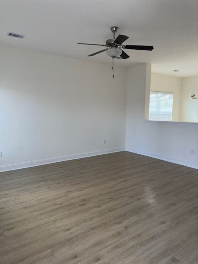 Photo - FOR RENT