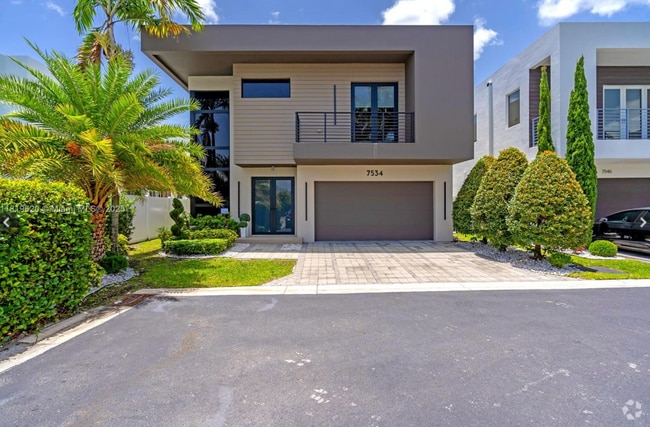 Building Photo - 7534 NW 98th Ave Rental