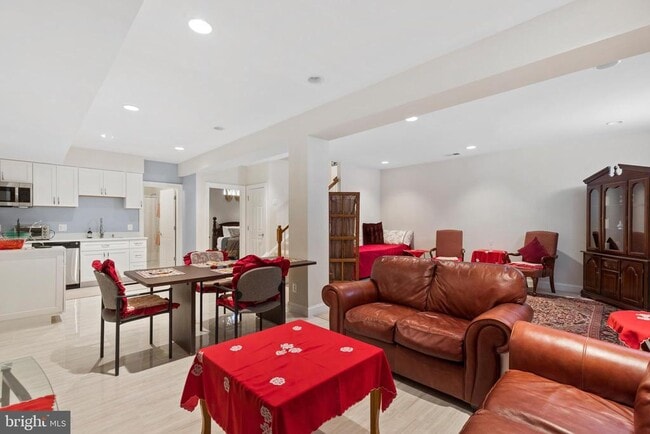 Photo - 43610 Aldie Mill Ct