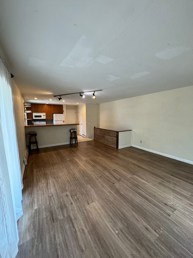 Building Photo - 1065 University Ave Unit #101