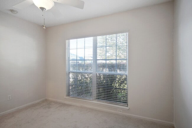 Photo - 1200 Woodchurch Ln