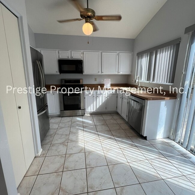 Photo - East Side Home With Wonderful Amenities!